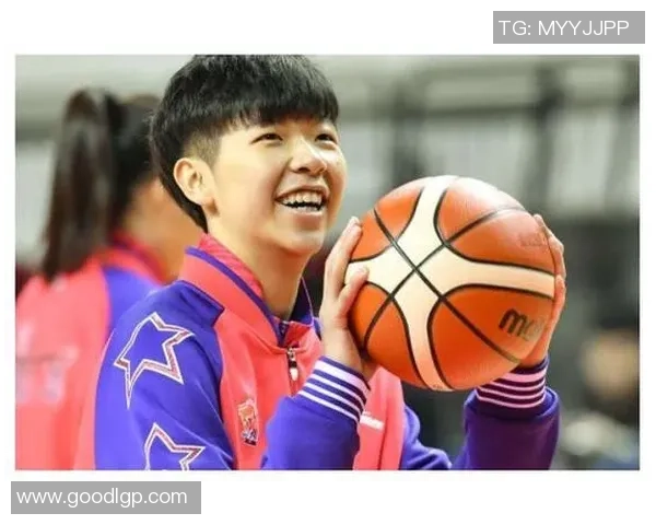 深圳篮球队的拼搏之路:从默默无闻到邀请赛的荣耀之战 深圳篮球队的拼搏之路:从默默无闻到邀请赛的荣耀之战