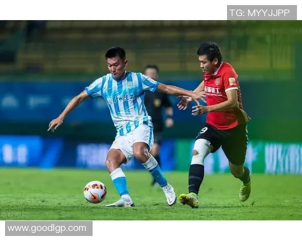 赛后分析:广州篮球队与成都篮球队的战术灵活性对比与启示 赛后分析:广州篮球队与成都篮球队的战术灵活性对比与启示