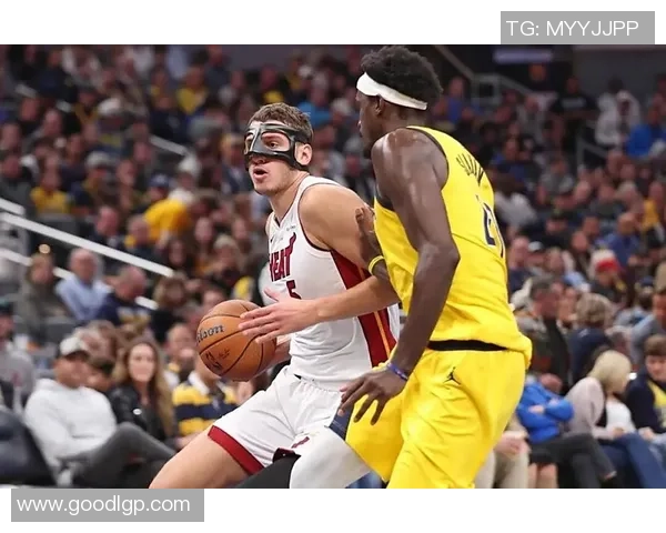 足球巨星热衷观看篮球精彩瞬间揭秘他们的运动热情与跨界互动 足球巨星热衷观看篮球精彩瞬间揭秘他们的运动热情与跨界互动