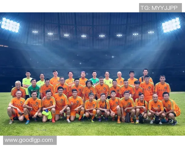 足球明星依然低调生活使用碎屏手机展现真实一面 足球明星依然低调生活使用碎屏手机展现真实一面