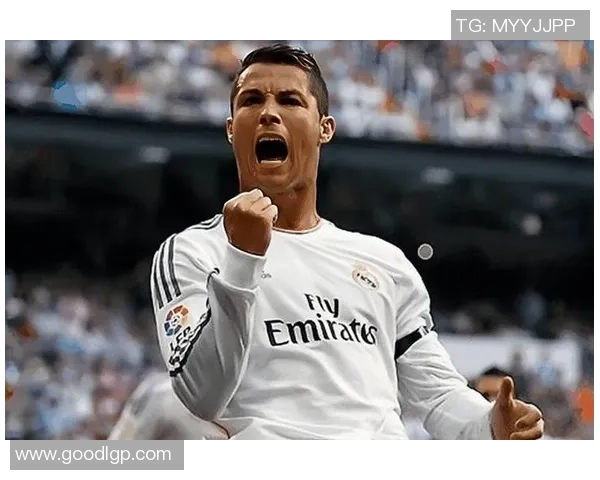 足球明星背后默默支持的她们揭示了不为人知的故事与情感 足球明星背后默默支持的她们揭示了不为人知的故事与情感